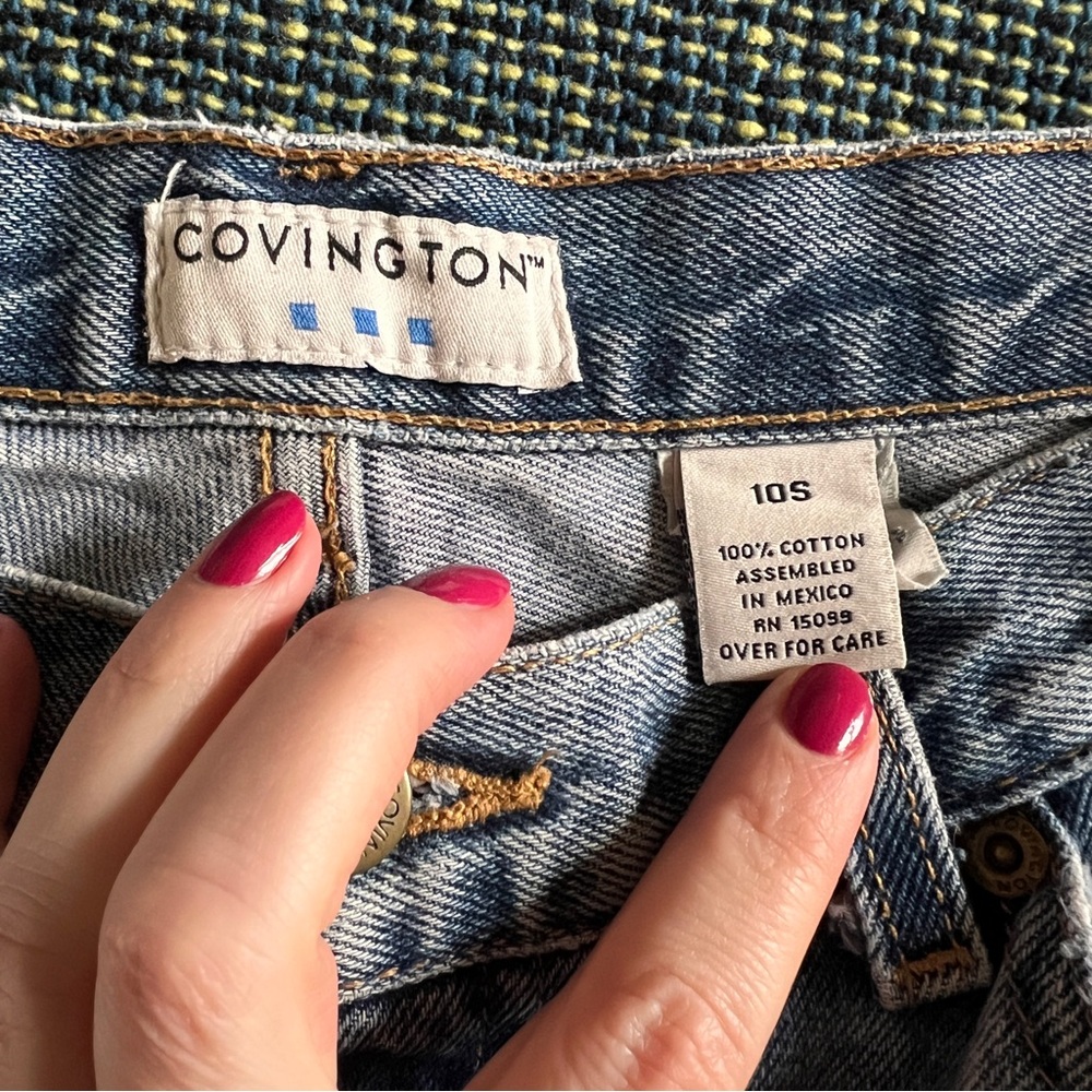 Covington Relaxed Fit Women’s Blue Jeans - Size 10 Short - Picture 2 of 8